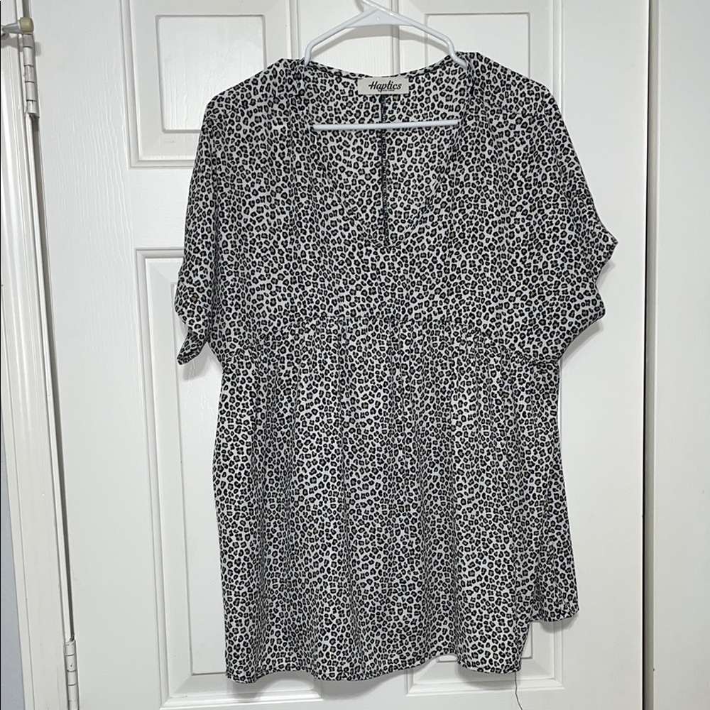 Black and White Leopard Print Women's Top